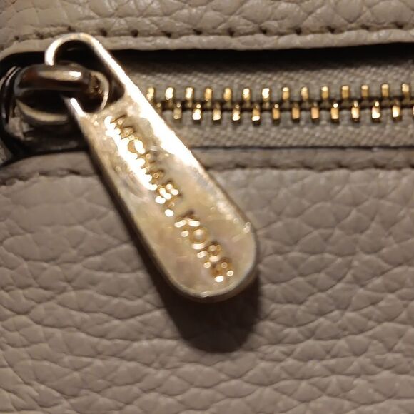 Michael Kors  - Picture 3 of 9